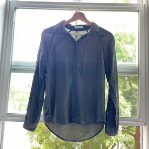 Everlane 100% silk shirt in military green -  XS